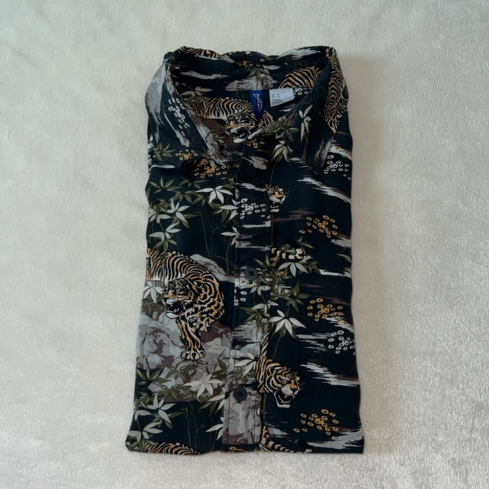H&M Long Sleeve Button Down Shirt Size Medium